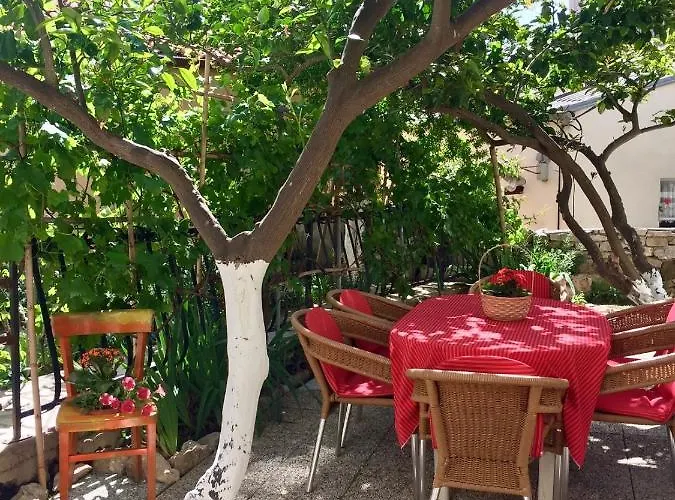 By The Sea בית הארחה מאלי לוסיניי